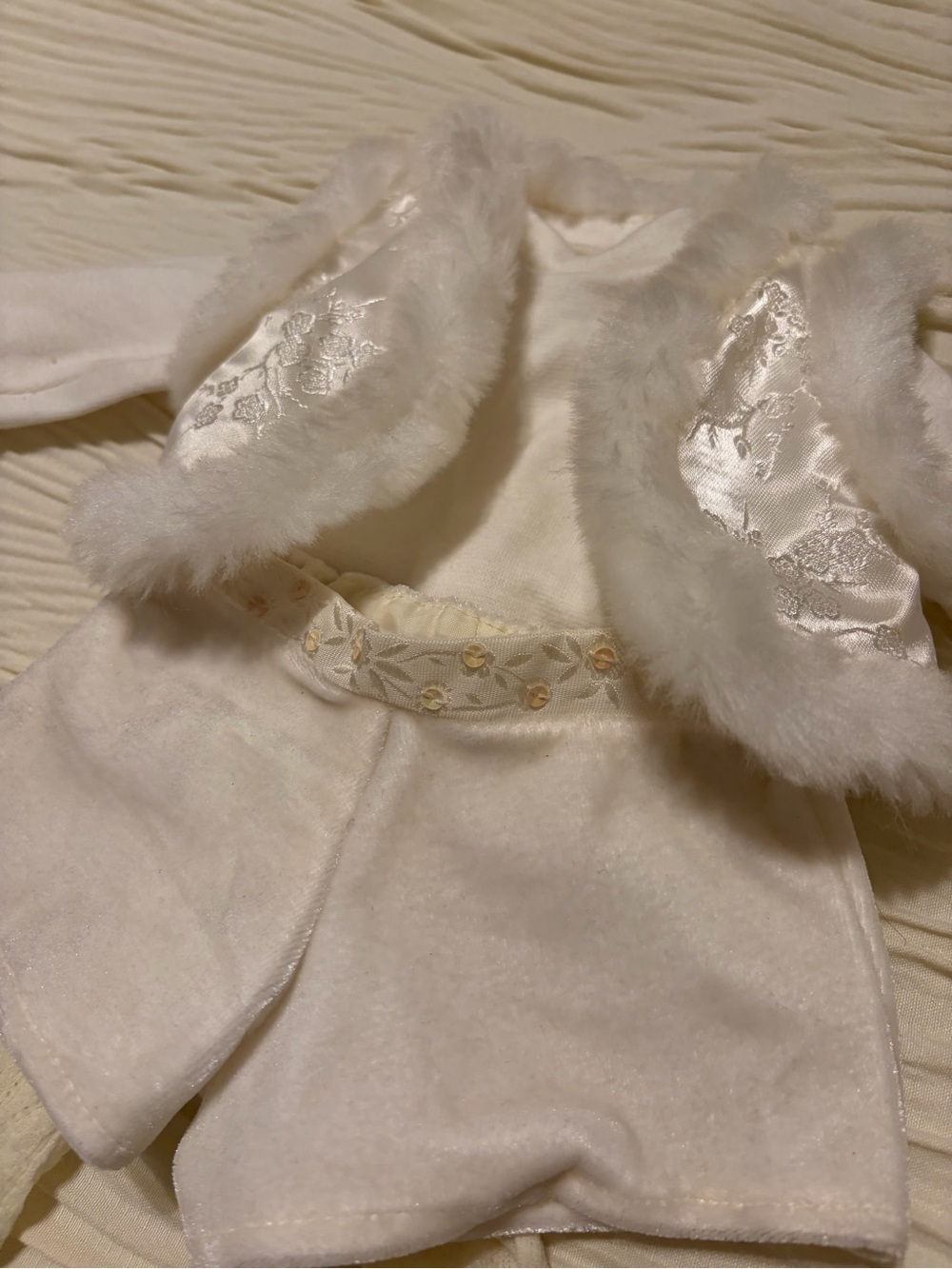 American Girl Retired Winter White Outfit Faux Fur Boots Set - Picture 3 of 5